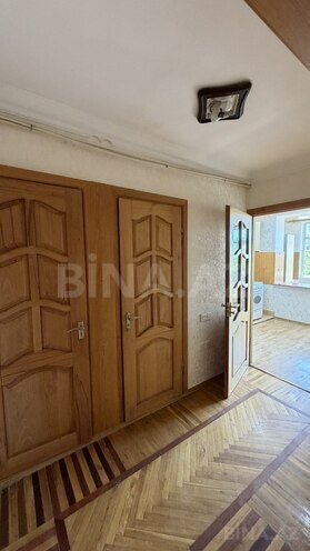Продается 2-комн. вторичка 65 м², пос. Бакиханова, photo 1 from 13