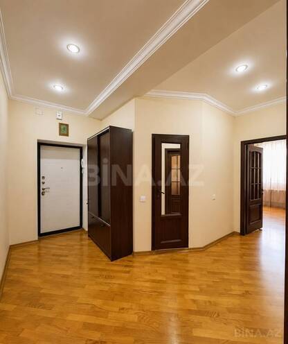 İcarəyə verilir 3 otaqlı yeni tikili 115 m², 28 May m., photo 6 from 9