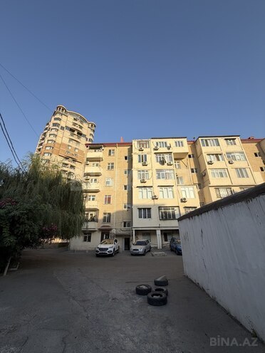 Satılır 3 otaqlı köhnə tikili 70 m², Yasamal r., photo 1 from 11