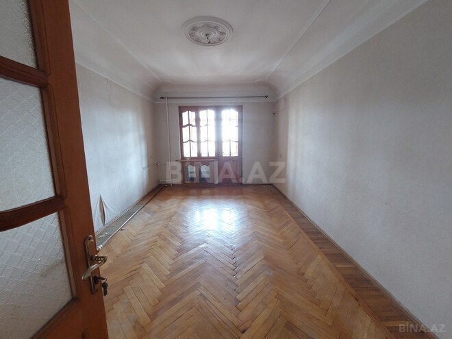 Satılır 3 otaqlı köhnə tikili 65 m², Neftçilər m., photo 1 from 13