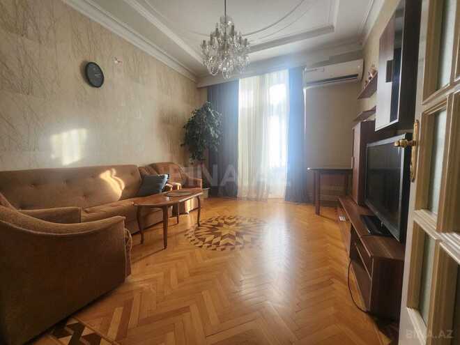 İcarəyə verilir 2 otaqlı köhnə tikili 70 m², 28 May m., photo 1 from 13