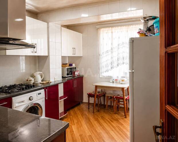 Satılır 3 otaqlı köhnə tikili 85 m², Qara Qarayev m., photo 3 from 13