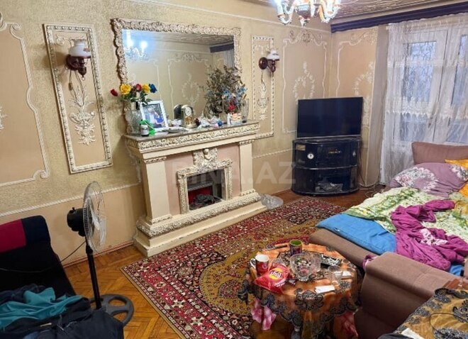 Satılır 3 otaqlı köhnə tikili 70 m², Neftçilər m., photo 1 from 12