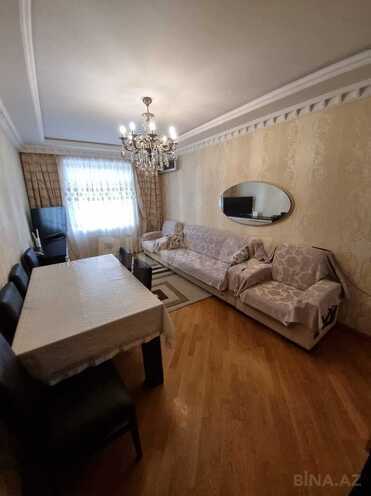 Satılır 3 otaqlı köhnə tikili 90 m², İnşaatçılar m., photo 1 from 10