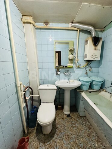 Satılır 3 otaqlı köhnə tikili 67 m², İnşaatçılar m., photo 17 from 18
