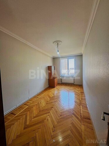 Satılır 3 otaqlı köhnə tikili 70 m², İnşaatçılar m., photo 9 from 16