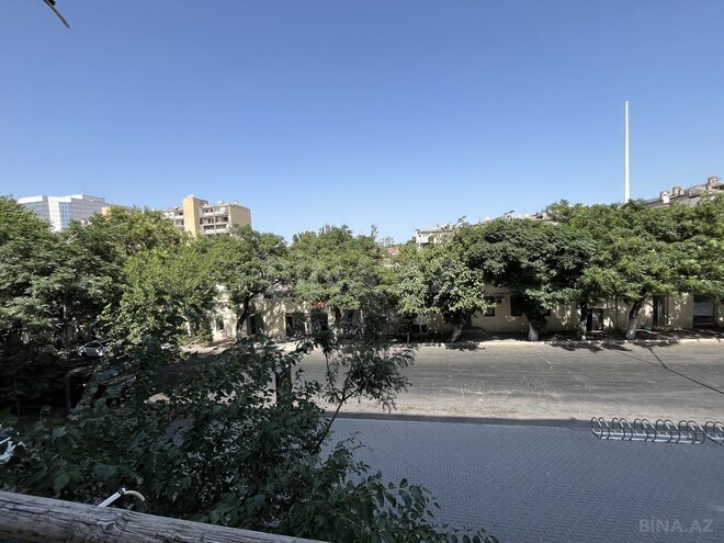 Satılır 3 otaqlı köhnə tikili 75 m², Bayıl q., photo 1 from 17