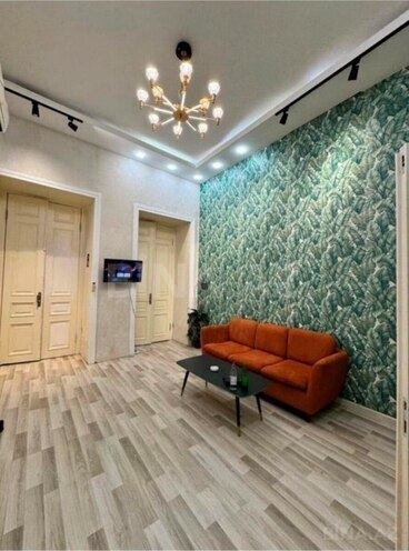 Сдаётся 3-комн. вторичка 75 м², м. Сахил, photo 1 from 9