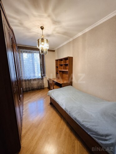 Продаётся 3-комн. вторичка 75 м², м. Низами, photo 8 from 14