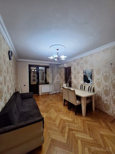Satılır 2 otaqlı köhnə tikili 50 m², İnşaatçılar m., photo 3 from 17
