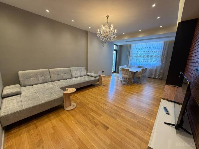 Сдаётся 3-комн. новостройка 150 м², м. Кара Караев, photo 1 from 19