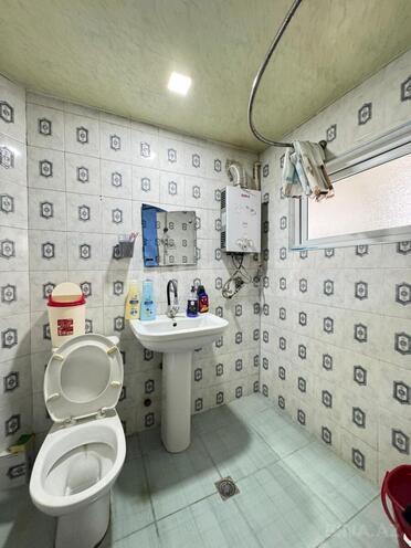 Satılır 2 otaqlı köhnə tikili 60 m², İnşaatçılar m., photo 13 from 19