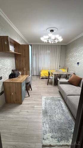 Продаётся 2-комн. вторичка 55 м², м. Элмляр Академиясы, photo 1 from 14