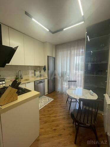 Продаётся 3-комн. вторичка 75 м², м. Иншаатчылар, photo 6 from 13