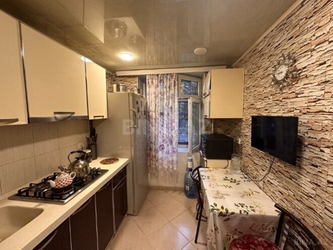 Продаётся 3-комн. вторичка 80 м², м. Низами, photo 9 from 14