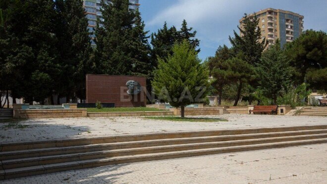 Продаётся 3-комн. вторичка 80 м², м. Низами, photo 1 from 14