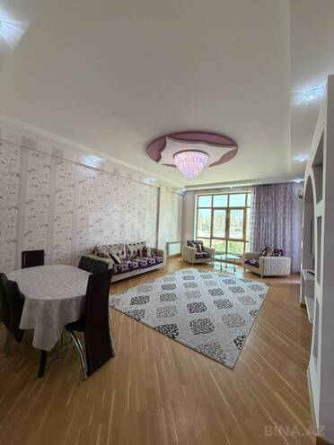 Сдаётся 3-комн. новостройка 135 м², м. Низами, photo 1 from 16