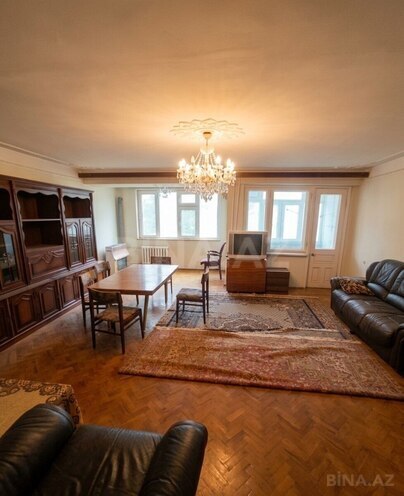 Satılır 4 otaqlı köhnə tikili 120 m², Gənclik m., photo 3 from 12