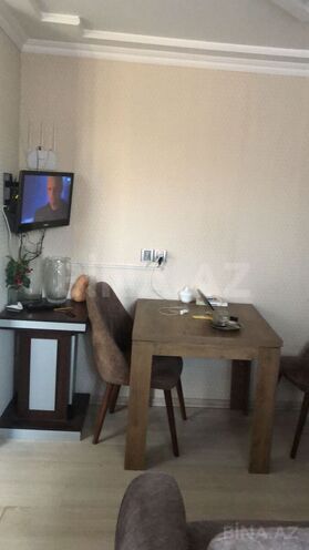 Satılır 2 otaqlı köhnə tikili 35 m², Qara Qarayev m., photo 1 from 12