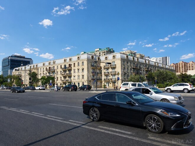 Продаётся 3-комн. вторичка 80 м², м. Шах Исмаил Хатаи, photo 1 from 15