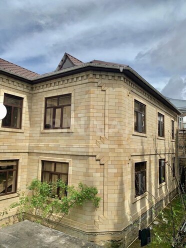 Продаётся 8-комн. дом/дача 404 м², photo 1 from 24