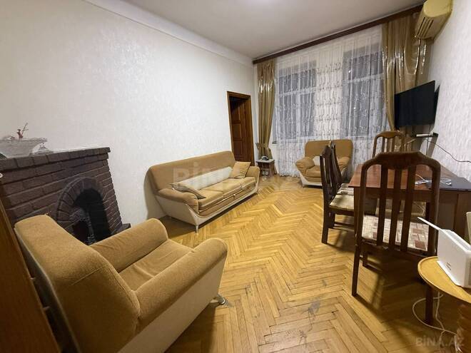 İcarəyə verilir 2 otaqlı köhnə tikili 65 m², 28 May m., photo 1 from 13