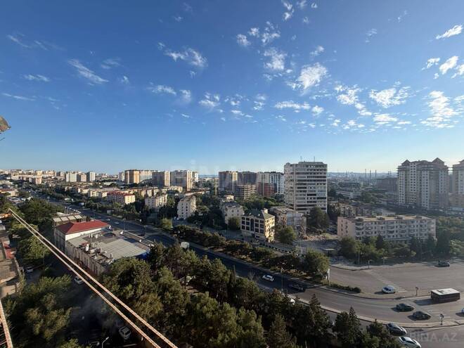 Satılır 3 otaqlı köhnə tikili 70 m², Qara Qarayev m., photo 1 from 27