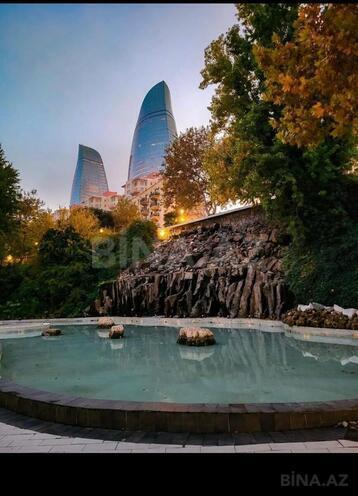 Сдаётся 2-комн. вторичка 70 м², м. Ичеришехер, photo 1 from 17