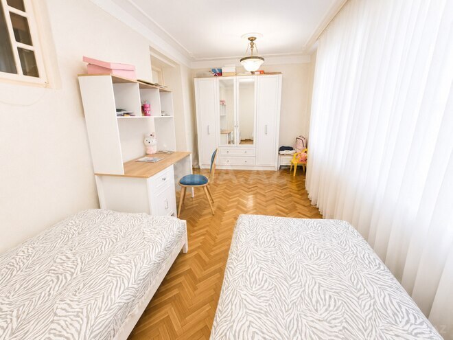 Satılır 4 otaqlı köhnə tikili 90 m², Yasamal q., photo 14 from 21