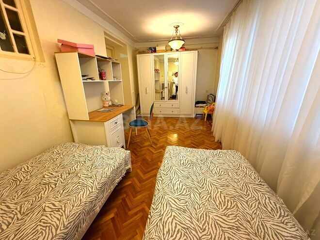 Satılır 4 otaqlı köhnə tikili 90 m², Yasamal q., photo 12 from 21