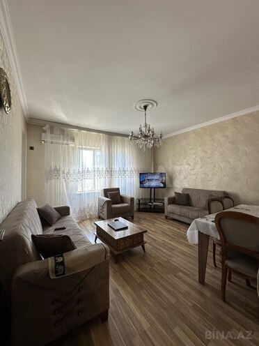Продаётся 3-комн. вторичка 70 м², м. Низами, photo 1 from 8