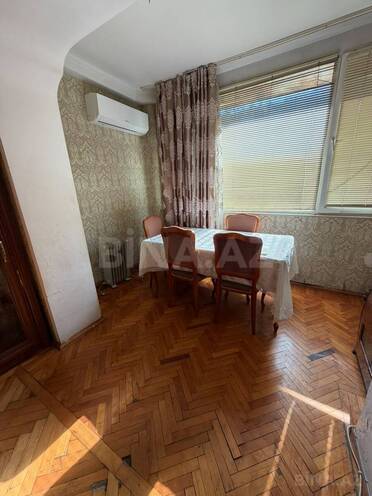 Продаётся 3-комн. вторичка 70 м², м. Элмляр Академиясы, photo 10 from 16