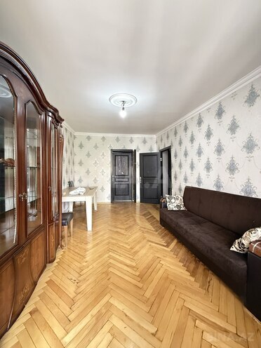 Satılır 3 otaqlı köhnə tikili 75 m², Elmlər Akademiyası m., photo 1 from 19