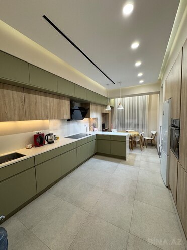 Продаётся 4-комн. новостройка 182 м², м. Элмляр Академиясы, photo 1 from 18