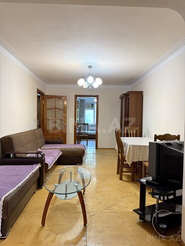 Сдаётся 2-комн. вторичка 60 м², м. Иншаатчылар, photo 1 from 15