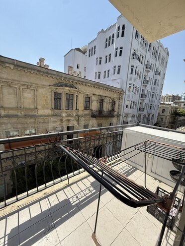 Satılır 2 otaqlı köhnə tikili 87 m², Sahil m., photo 6 from 21
