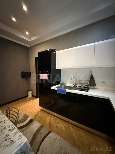 Satılır 2 otaqlı köhnə tikili 87 m², Sahil m., photo 16 from 21