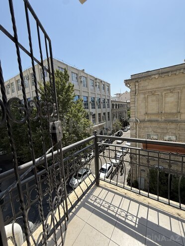 Satılır 2 otaqlı köhnə tikili 87 m², Sahil m., photo 7 from 21