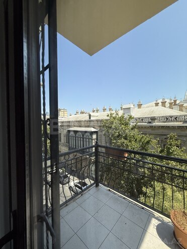 Satılır 2 otaqlı köhnə tikili 87 m², Sahil m., photo 13 from 21