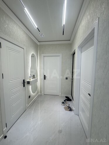 Satılır 2 otaqlı köhnə tikili 65 m², İnşaatçılar m., photo 1 from 7