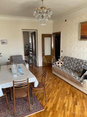Сдаётся 3-комн. вторичка 80 м², м. Элмляр Академиясы, photo 4 from 9