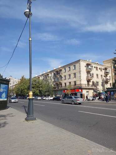 Сдаётся 3-комн. вторичка 80 м², м. Элмляр Академиясы, photo 1 from 9