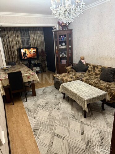 Satılır 2 otaqlı köhnə tikili 65 m², İnşaatçılar m., photo 1 from 11