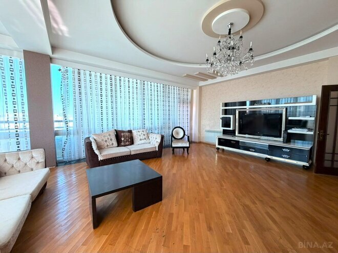 İcarəyə verilir 4 otaqlı yeni tikili 190 m², 28 May m., photo 3 from 22