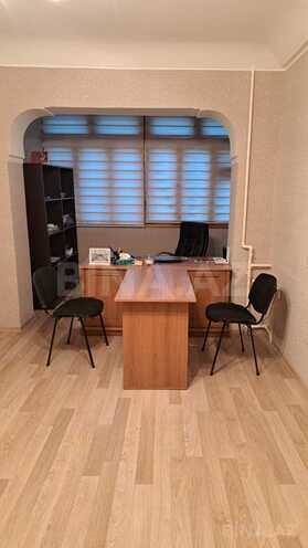 Сдаётся 3-комн. офис 80 м², м. Элмляр Академиясы, photo 1 from 8