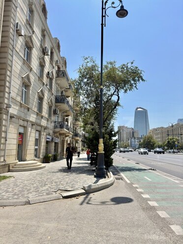 Satılır 3 otaqlı köhnə tikili 78 m², Şah İsmayıl Xətai m., photo 1 from 18