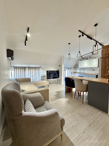Продаётся 2-комн. новостройка 75 м², м. Нефтчиляр, photo 1 from 11
