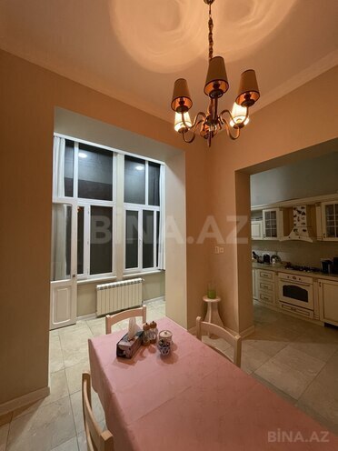 Satılır 4 otaqlı köhnə tikili 140 m², Sahil m., photo 13 from 19