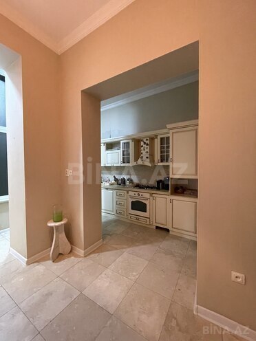 Satılır 4 otaqlı köhnə tikili 140 m², Sahil m., photo 12 from 19
