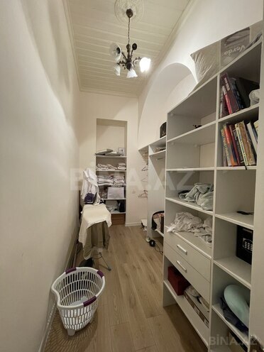 Satılır 4 otaqlı köhnə tikili 140 m², Sahil m., photo 9 from 19